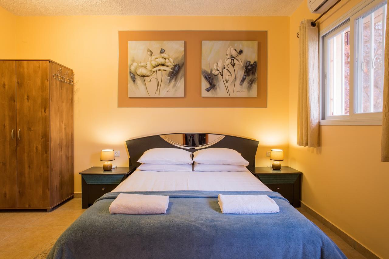 Dead Sea Sun Guest House Arad Esterno foto