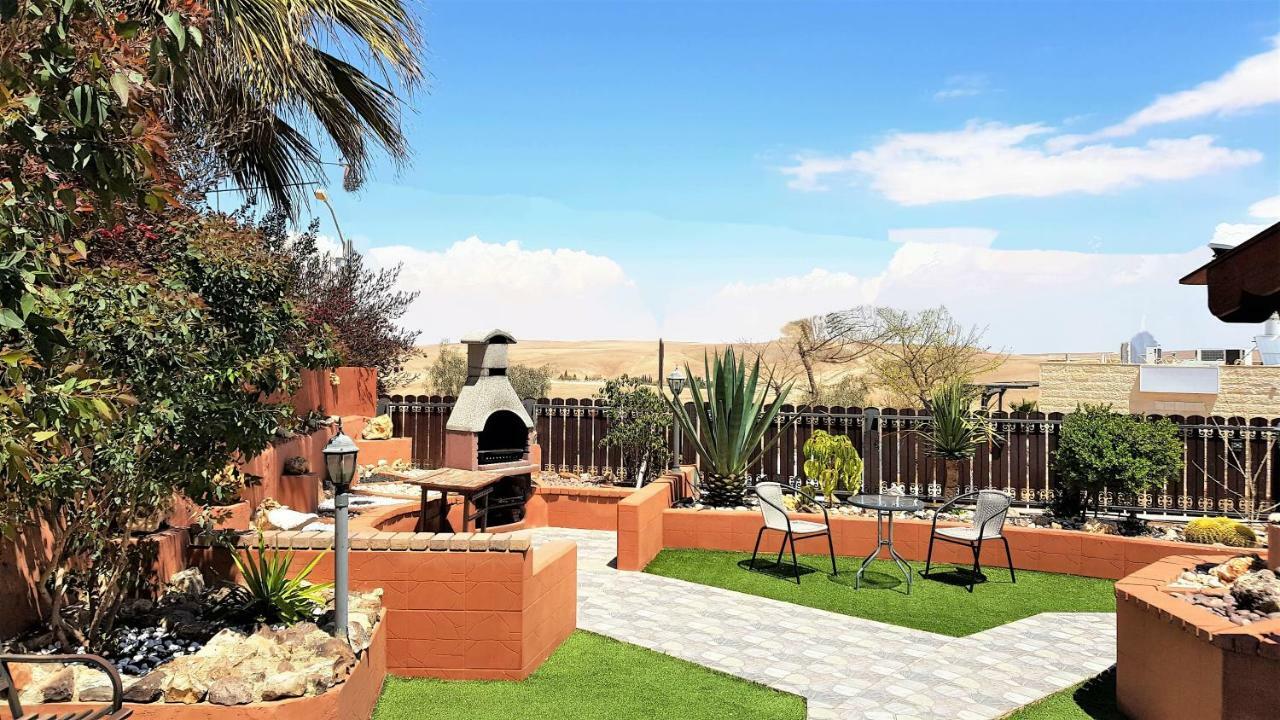 Dead Sea Sun Guest House Arad Esterno foto