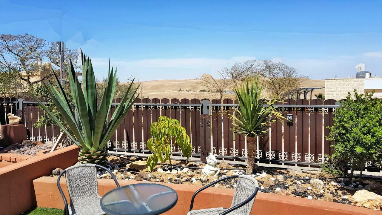 Dead Sea Sun Guest House Arad Esterno foto