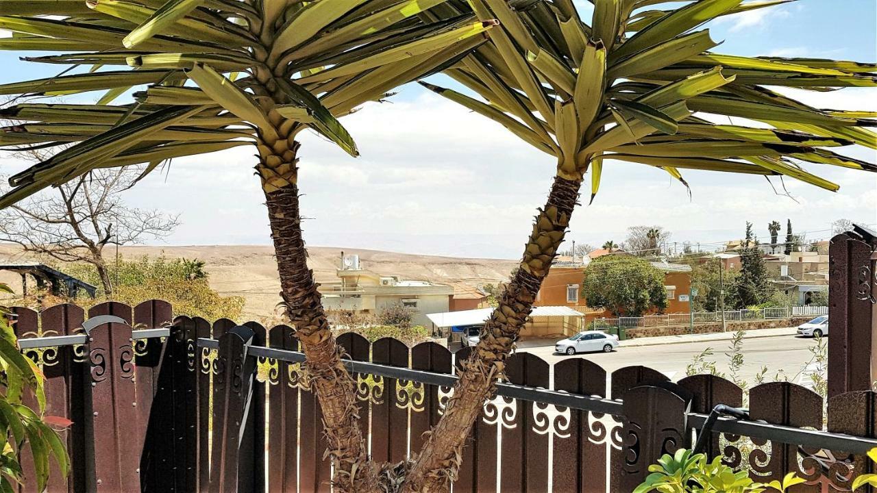 Dead Sea Sun Guest House Arad Esterno foto